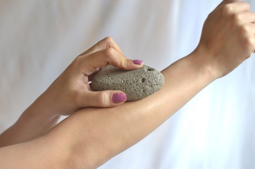 How to Use a Pumice Stone (and How Not To) – Nicole Grotepas